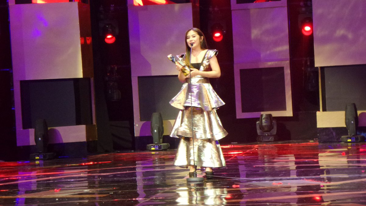 Official_MNCTV's tweet photo. Selamat untuk @PrillyBie terpilih sebagai seleb paling sosmed versi #SONAwards2017 https://t.co/9ycIOxTPss