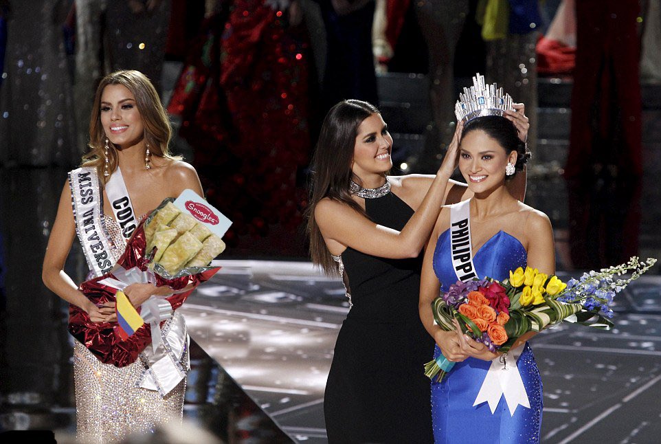 The perfect gift for Valentine's Day, or to try any make that special someone forget something you did - Snoogle Bouquet!! 440.282.2700