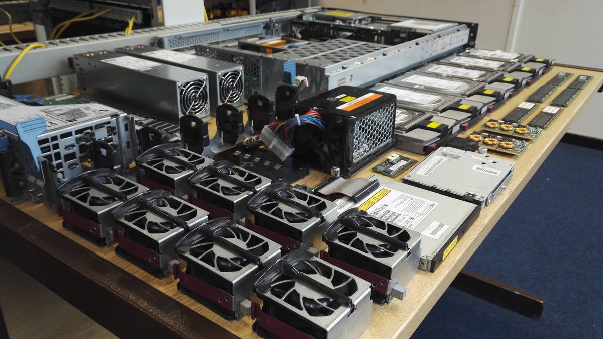 twinbladeArisen's tweet photo. @SalazarStudioYT #TechPorn You can't stop me, #NotATuesday https://t.co/iePtTeLZaQ
