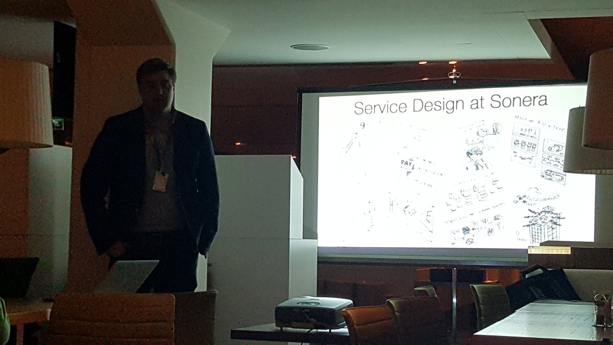 headincloudy's tweet photo. @TLuhtala tykittämässä ✌ service designista #soneralla #producttank  Helsinki meetupissa @ #siliconvallila https://t.co/2zznRMB6L5