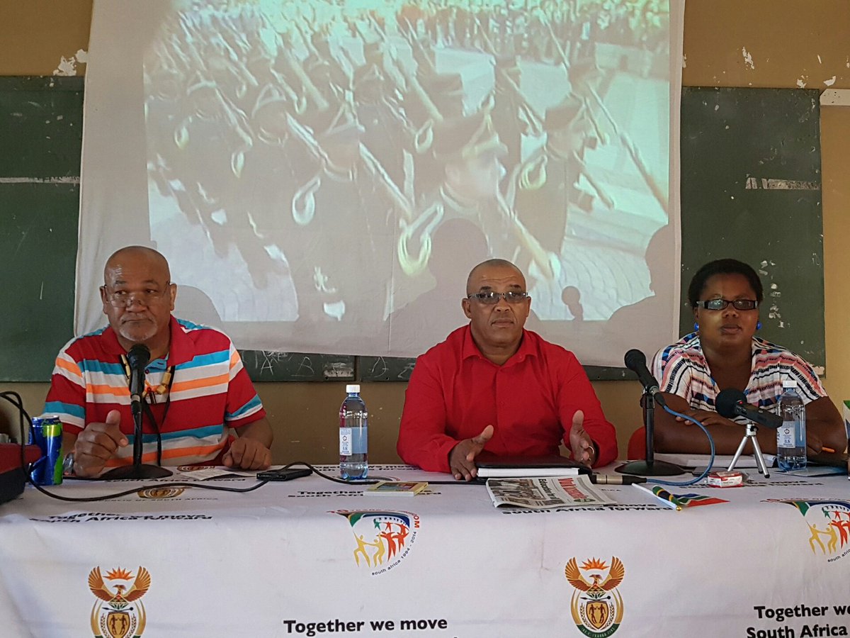 GcisWestcoast's tweet photo. Cederberg Deputy Mayor addresses the community of Elandsbaai @radiowcoast #SONA2017 https://t.co/Q3cQIDRqCS