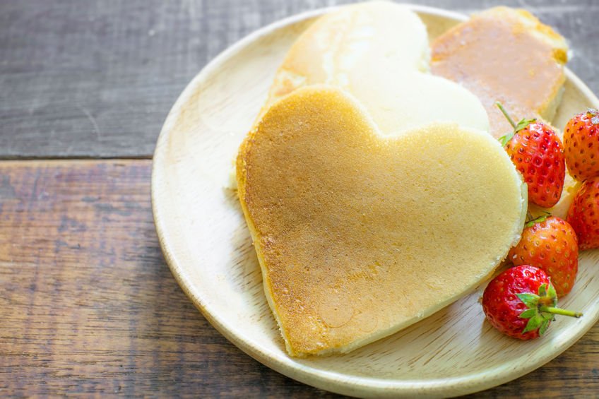 GreenHillsStJoe's tweet photo. Start Valentine's Day right with heart-shaped pancakes. Pour carefully and add strawberries to sweeten the deal! https://t.co/U89MLK9nEM