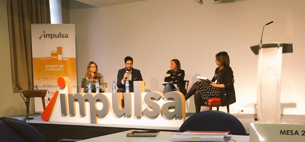 asturvalley's tweet photo. Primer panel de #SEWGIJON17 con @Aurora_Barrero @Rubenghidalgo @CristinaFanjul moderada por @BegoMenBarreiro https://t.co/cPiS3g4vhT
