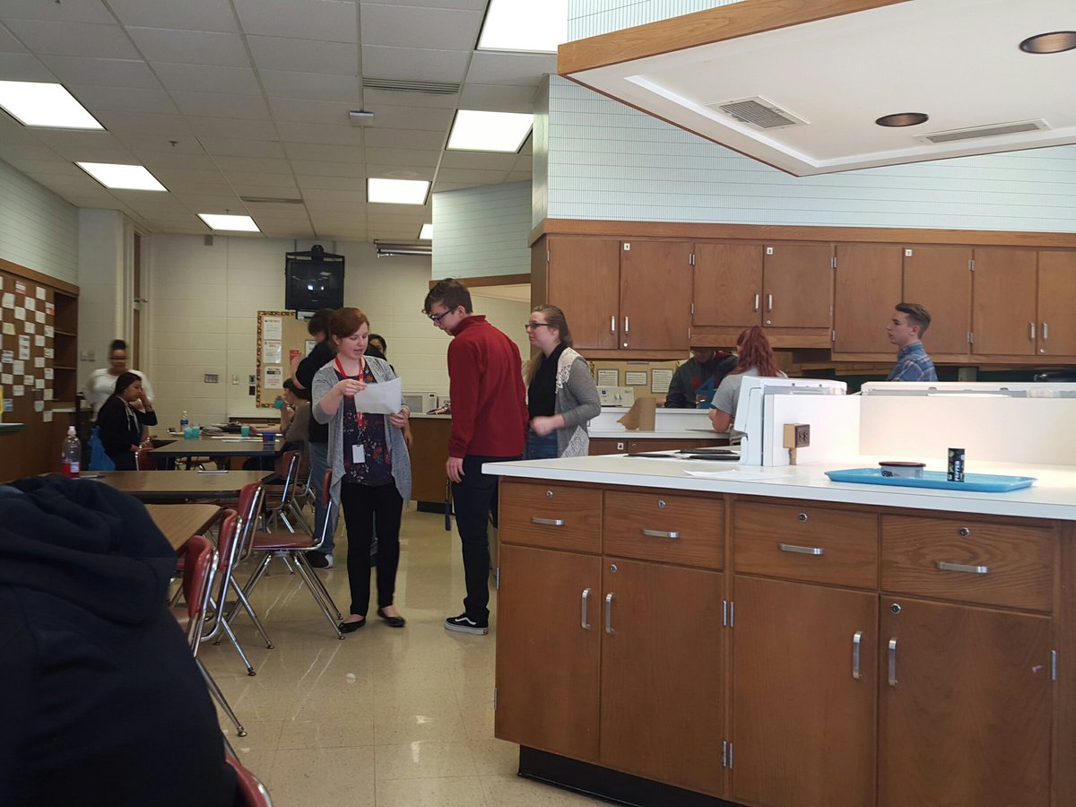 RustyHensley's tweet photo. Lab day in Nutrition and Wellness.  My favorite day to visit. https://t.co/9sU8V4U727