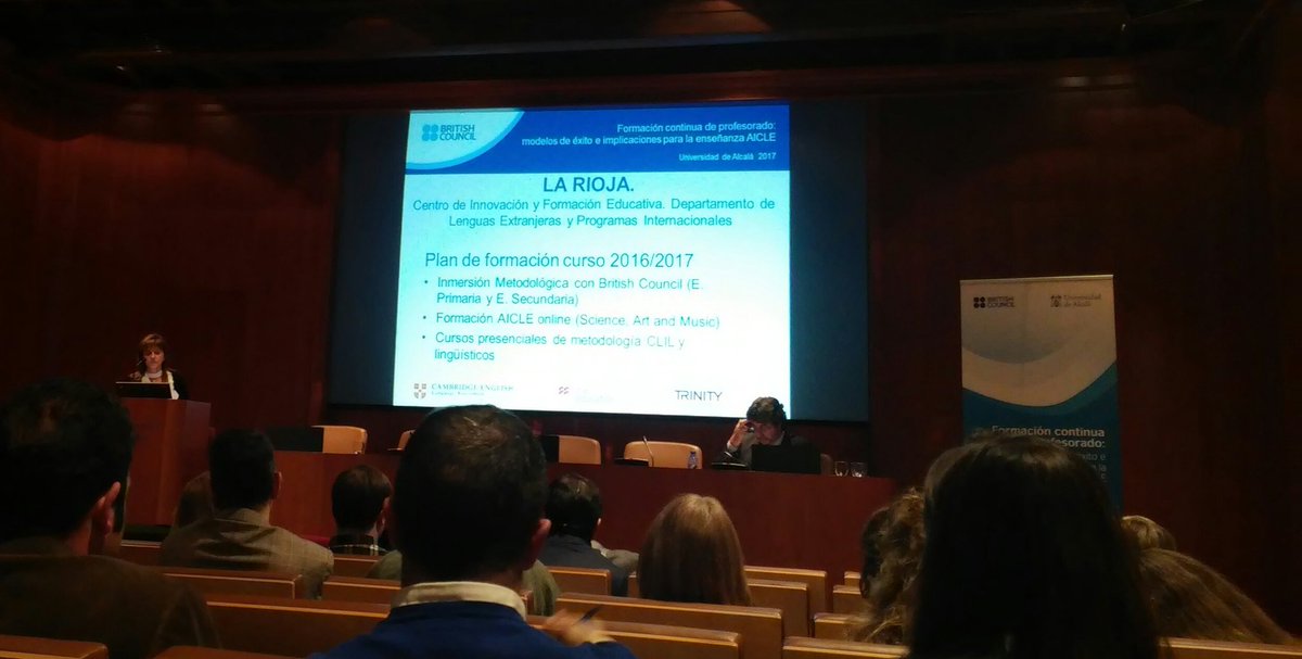 Raquelffdez's tweet photo. Escuchando a las #CCAA sobre sus planes de formación de #profesorado #AICLE @esBritish @Uahes #PolicyDialogue https://t.co/qVuE3wQ5eA