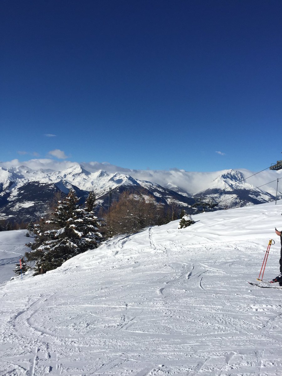 jrpehero's tweet image. #pila #ski #workstruggles