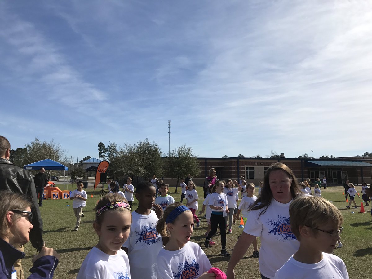 BBESPTO's tweet photo. Third grade Fun with the Apex Fun Run! #runwithbbe https://t.co/Cg0iBzFFg6