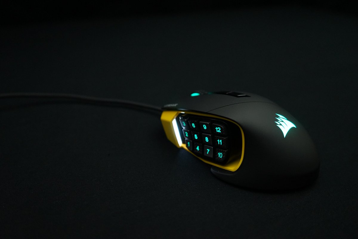 LewisGerschwitz's tweet photo. While I'm at it, this photo of the #Corsair #ScimitarPro isn't too bad either!
#Scimitar #RGB #RGBLove @Corsair 🖱️ https://t.co/9pJAEHT3Pb