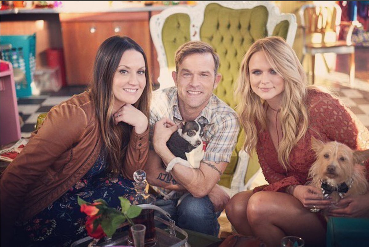 Miranda Lambert tweet media