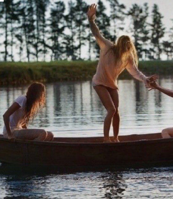 ButDansLaVie's tweet photo. Faire du camping et partir à l'aventure avec mes potes 😂🌍 https://t.co/mDgRBXLCWO