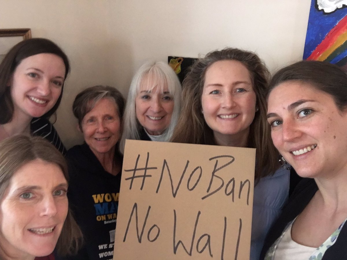 norawritesbooks's tweet photo. First huddle #RESISTANCE #sistermarch #neighborhoodpower https://t.co/LQfynyjdDU