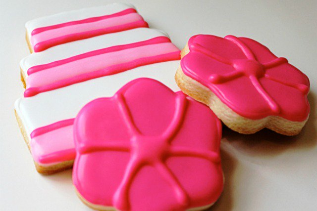ICYMI: These 15 great Chicago bakeries are holding a bake sale, with all proceeds going to Planned Parenthood chicagoist.com/2017/02/08/chi…