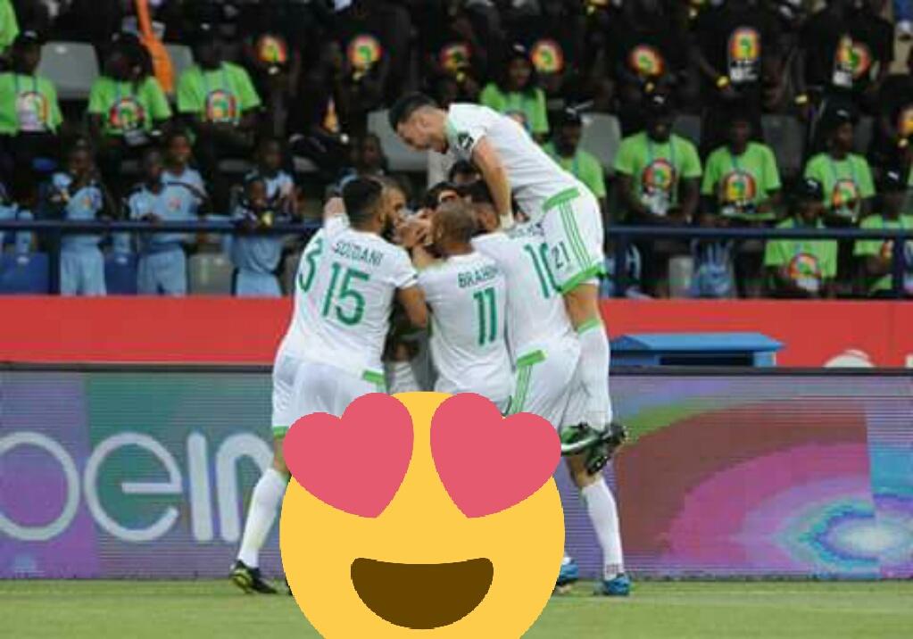 FatoumaAbd's tweet photo. #الجزاير_فخر_العرب_غصبا_عنك 
قالو ضعي على رأسك تاج قلت جزائرية لا احتاج ولي قالو نزعونا ��ن الدول العربية نقولهم لكم عروبيتكم ولنا جزائريتنا https://t.co/UPKCuQzG2O
