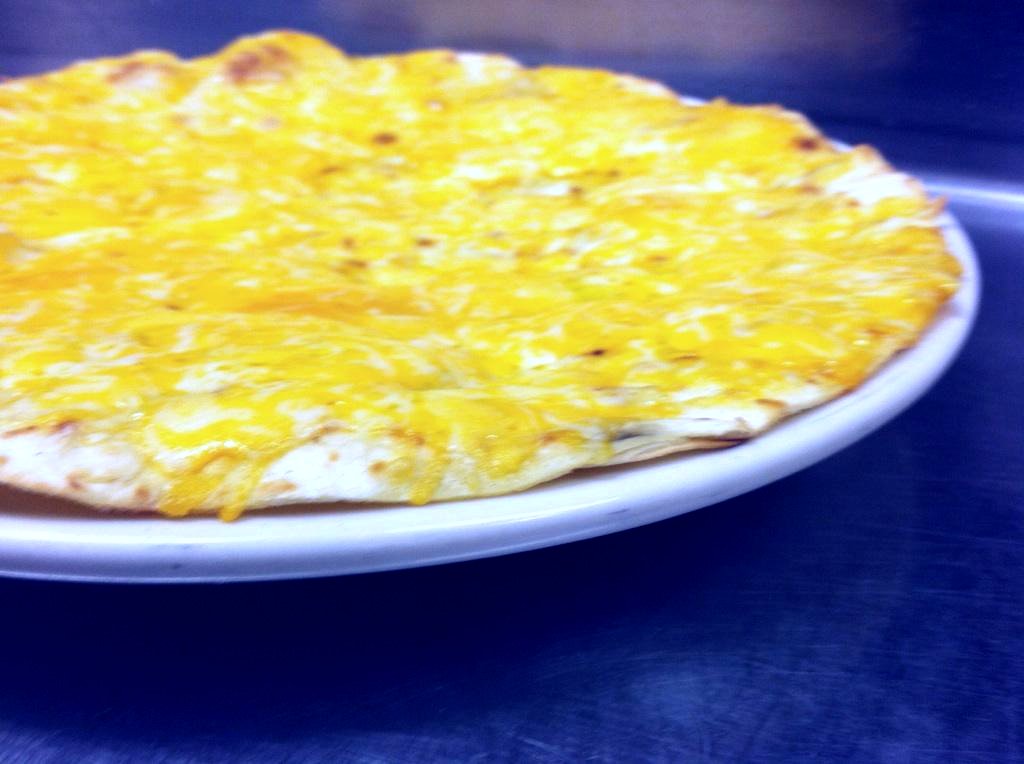 topshelfaz's tweet photo. Our version of a pizza for #NationalPizzaDay #TopShelfAZ #Cheesecrisp #WICheese #PhxAZ #PeoriaAZ https://t.co/vBA3r0RYac