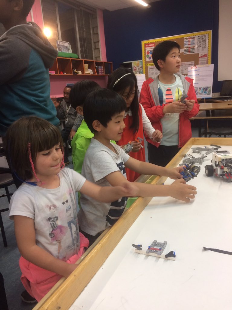 EduRonen's tweet photo. Showing off where last year's @ICSAddis's annual fund money went to...
#ESRobotics #AfricaEd #edtech #ETCoaches https://t.co/wSZdHmb8Ns
