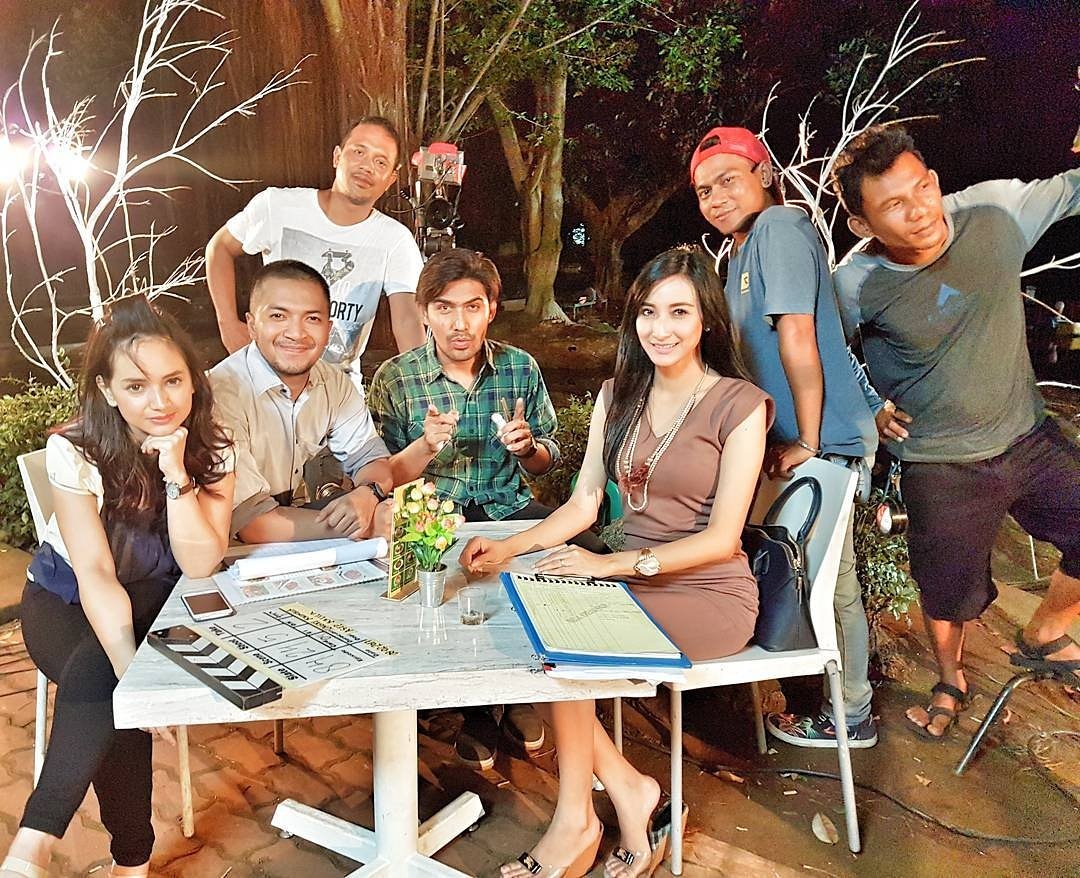 JagarSilaen's tweet photo. Semangat shooting kesayangan @chaca_thakya  @AngelicaSimp  😍😍 
Cc @bentukmanagment https://t.co/E26S82Xaxc