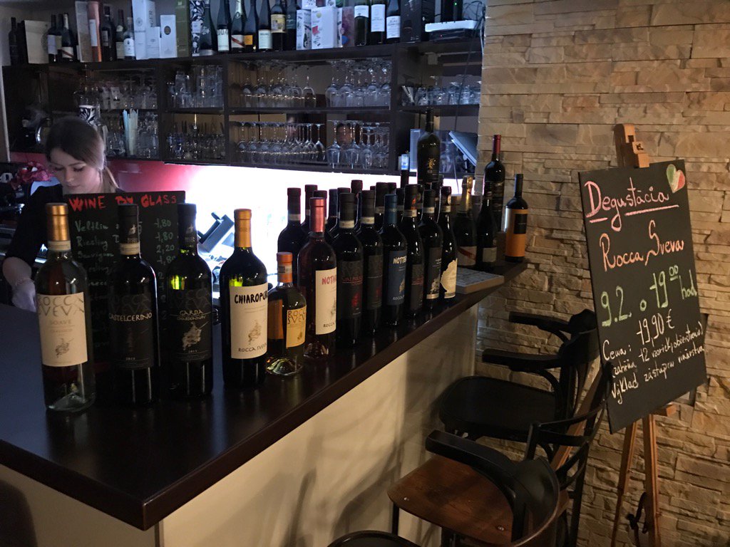 Franco_Soave's tweet photo. Rocca Sveva tasting tonight in #Bratislava !! #Winethursday @CantinaDiSoave @miotastingsNE https://t.co/riSNfxzI67