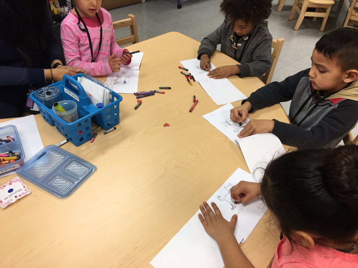 Prompting appropriate grip with our <a href="/hwtears/">Learning Without Tears</a> flip crayons and rocking out with Pete the Cat <a href="/AnnaKyleElem/">Araceli Lopez</a> Preschool