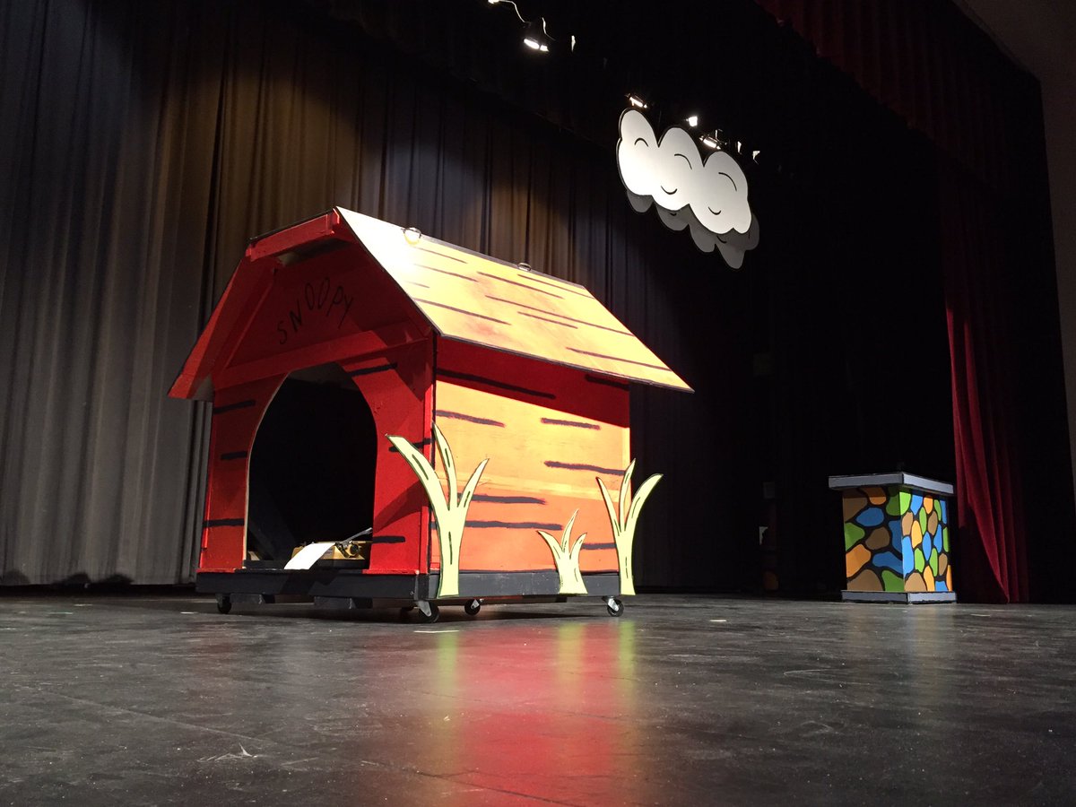 ThompsonHighSB's tweet photo. Don't forget to come see the Theatre Department's production of #Snoopy tonight! 🐶🐾 @ThompsonTheatre https://t.co/bWt4sSSp4s