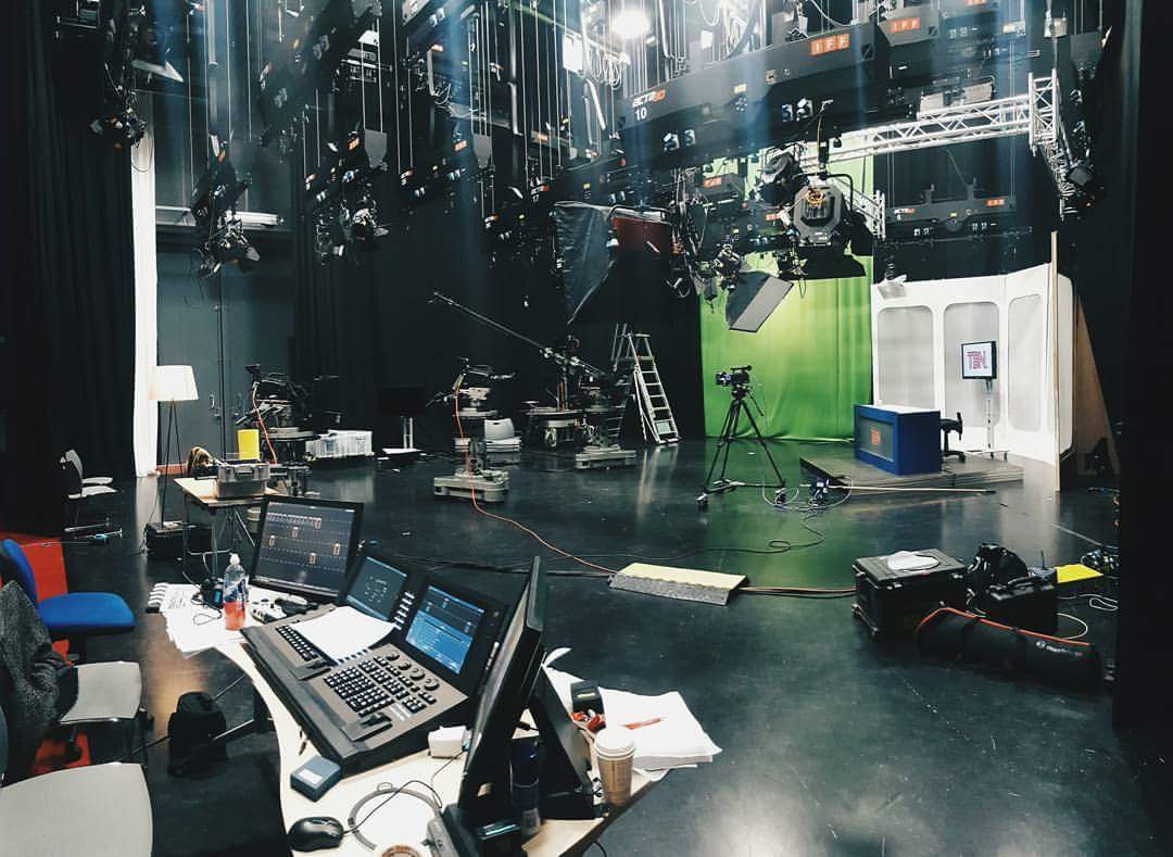 Lauralarksy's tweet image. ACTING LIFE ..... Working with an Awesome and Talented Cast and Crew #Comedy #FunnyScript #Weathergirl #TBN