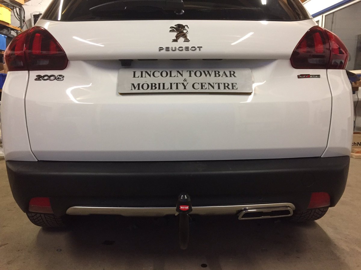lincolntowbar's tweet photo. .@Witter_Towbars Detachable Towbar fitted with a .@westfaliauk 7pin VSK to a #Peugeot #2008 @NTTA_UK #lincsconnect https://t.co/xubArwcBqh