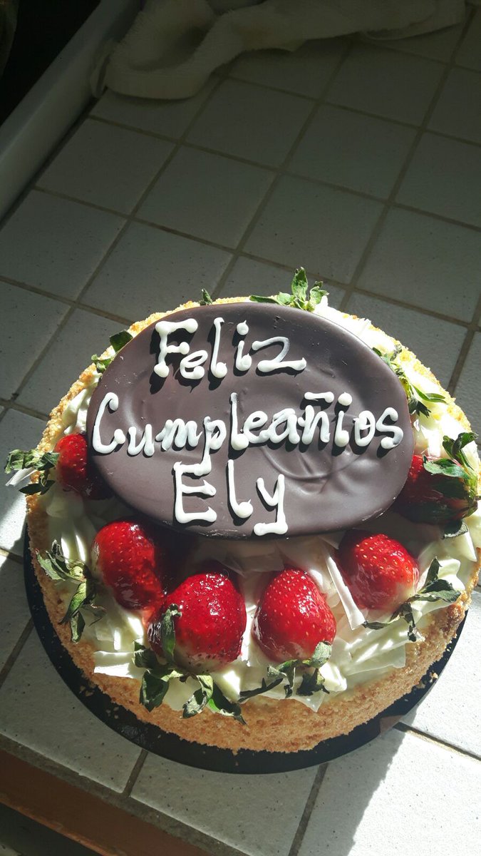 EliBoychuk's tweet photo. My b'day!!!  Yeah!!! 35 today https://t.co/FgYHs471xl