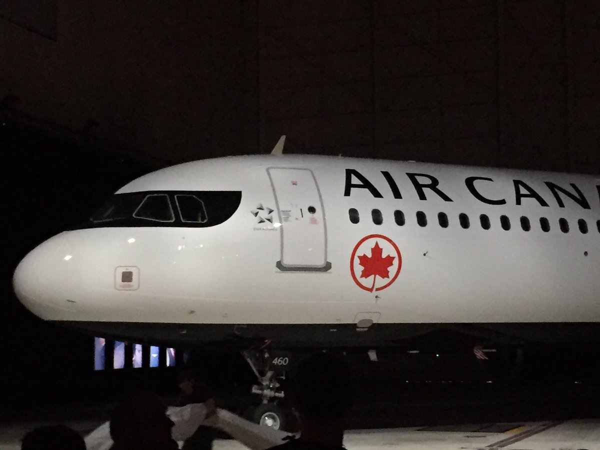 MaxLandry77's tweet image. Voici le nouveau look d'Air Canada. Les 182 avions de la flotte seront repeinturés ainsi. #avgeek