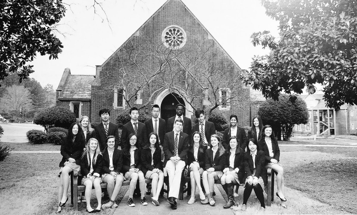 EthanPender's tweet photo. Congrats to the @DarlingtonTiger #Jabberwokk2016 staff for being named a 2016 #PacemakerFinalist by @NSPA #MakeYearbookGreatAgain 📘❤️🎉 https://t.co/HucYQmSP8T