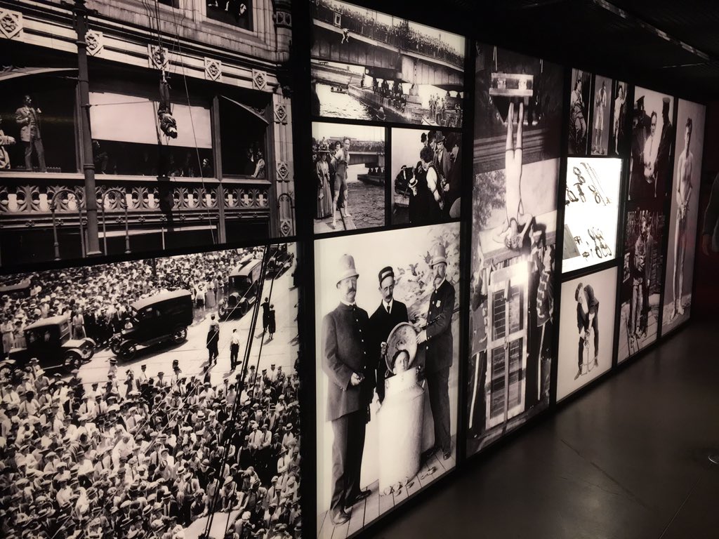 GreenKingdomEnt's tweet photo. ¡Pasen y vean! Hoy no nos podíamos perder la inauguración de la exposición #HoudiniDesatado en el @EspacioFTef ¡Mágica! https://t.co/LKzp5sAoB1