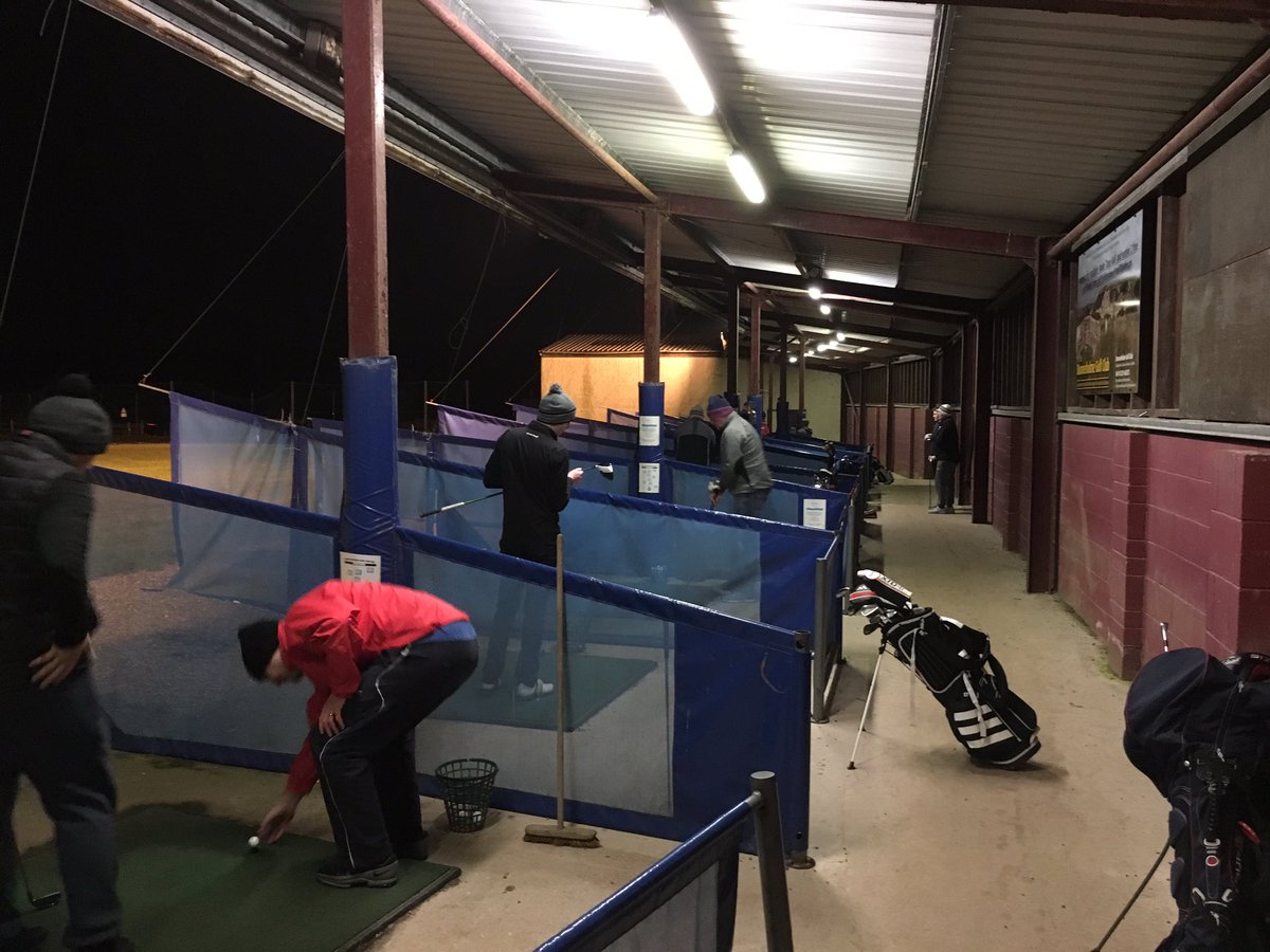 ZONE_GOLF's tweet photo. Busy night on the range tonight.
#SeasonStartsNow!! https://t.co/WryiQvwu1N