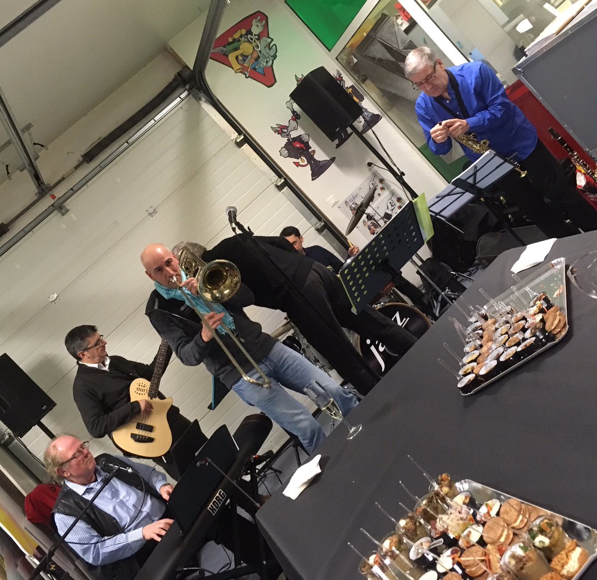 CAPMEDINASOUKA's tweet photo. Soirée festive chez notre partenaire GDAO, le spécialiste de la signalétique, qui fête ses 30 ans ! 
https://t.co/FjUYC8eIuX https://t.co/KUYe2z61Cq