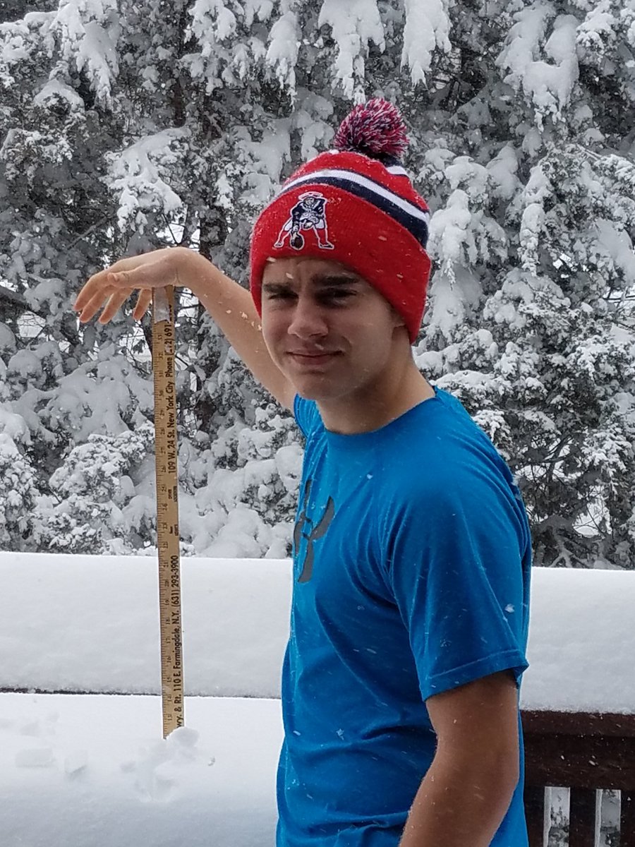 R3dr0bin12's tweet photo. #cbs2stormwatch...11in from Nick Fresca!! https://t.co/JNDp0pCbbT