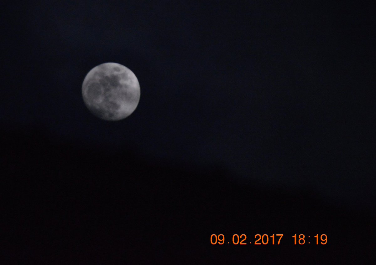 AiKa_25ts's tweet photo. Camera-passion-Snap shot!!!The moon always fascinates me🌃🌚😍 #CameraNikon #Moonlight #Nature#Picture https://t.co/uZpdoc3voY