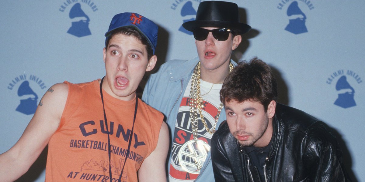 HuffPostEnt's tweet photo. This is what the Grammys looked like 30 years ago https://t.co/AP3dw4FjQd https://t.co/NTEZDzYFh1