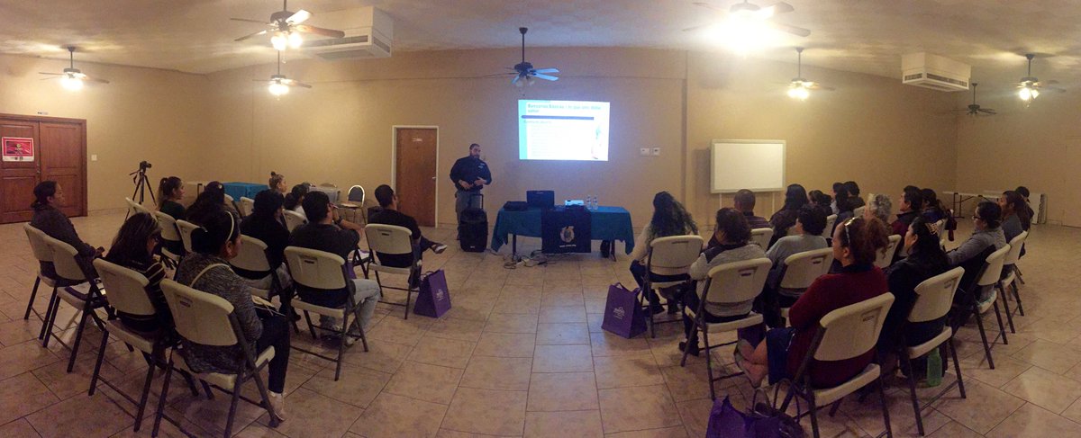 MariSol_FCU's tweet photo. #MariSolFCU staff had a great time last night teaching the #CreciendoUnidos/Growing Together community about #basicbanking! https://t.co/pt4a0feAHH