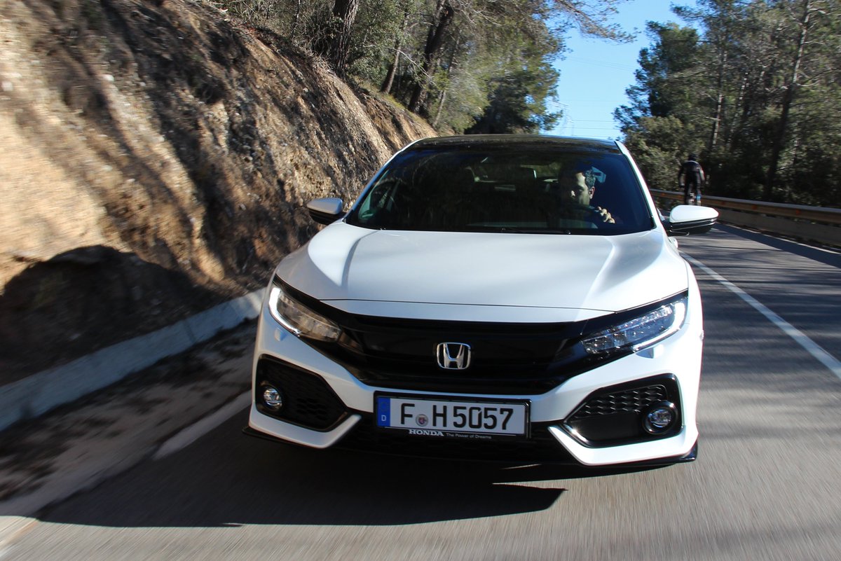 erentekinnn's tweet photo. 1.5 Turbo motoruyla Yeni #Honda #Civic #hatcback testi yayında! 
https://t.co/28i6TMMbfA
ve
Birazdan Instagram hesabımızda canlı yayındayım! https://t.co/KyHi137KNp