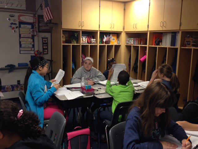 JeffersonHeight's tweet photo. Writing collaboration time! AWESOME student led discussions on mechanics, ideas, tone, voice, and character traits!! #Sapulpaps #teacherwin https://t.co/vsed8pDcjg