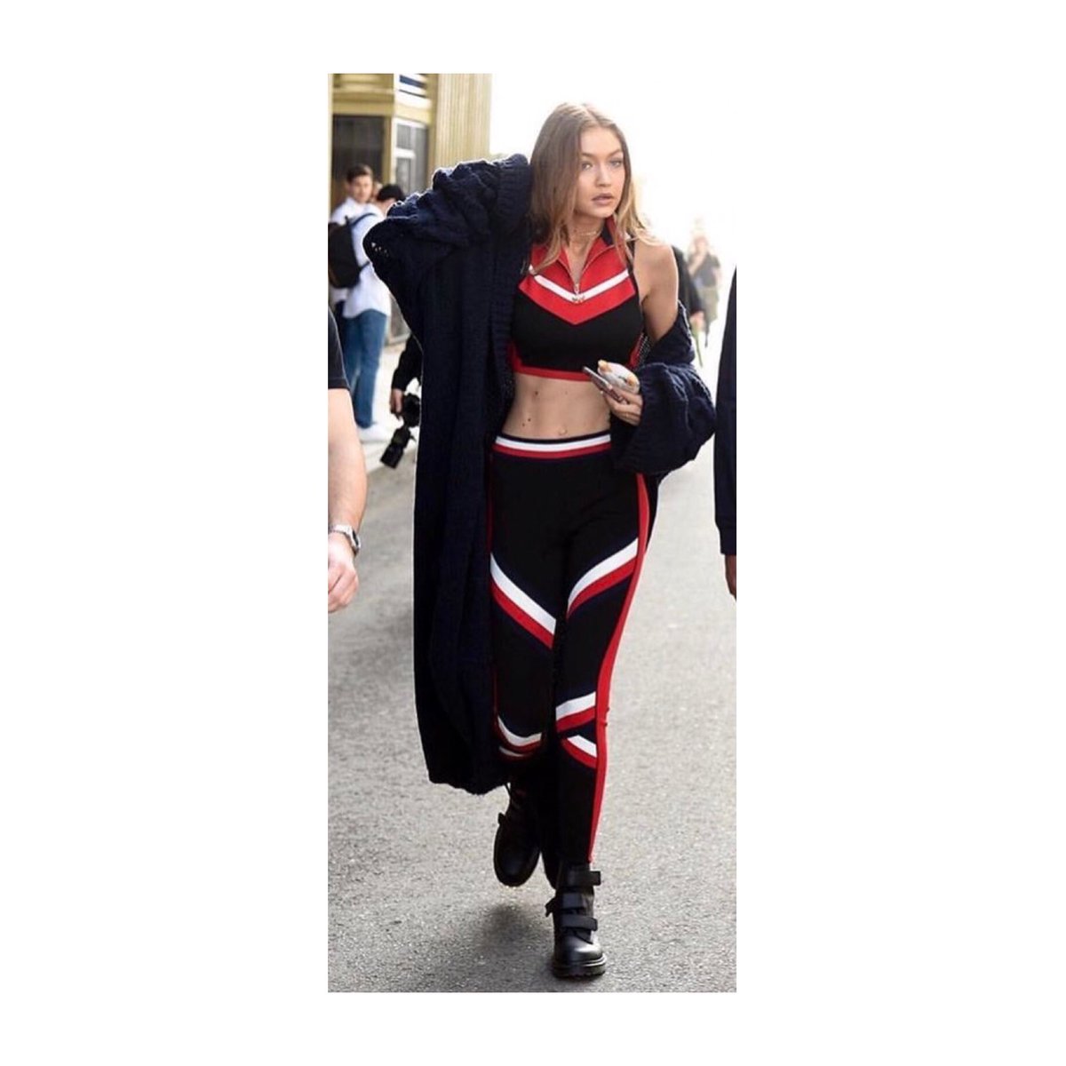 LogosPR_milano's tweet photo. Stunning! @GiGiHadid wearing @WinonahDejong  maxi cardigan! ❤ #GigiHadid #celebritystyle @andreasmercante https://t.co/P6ogssYPX6