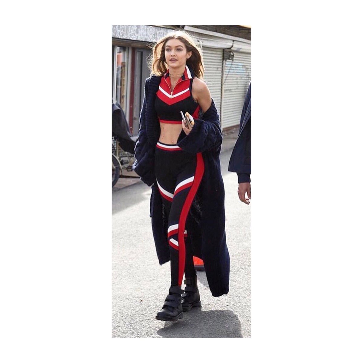 LogosPR_milano's tweet photo. Stunning! @GiGiHadid wearing @WinonahDejong  maxi cardigan! ❤ #GigiHadid #celebritystyle @andreasmercante https://t.co/P6ogssYPX6