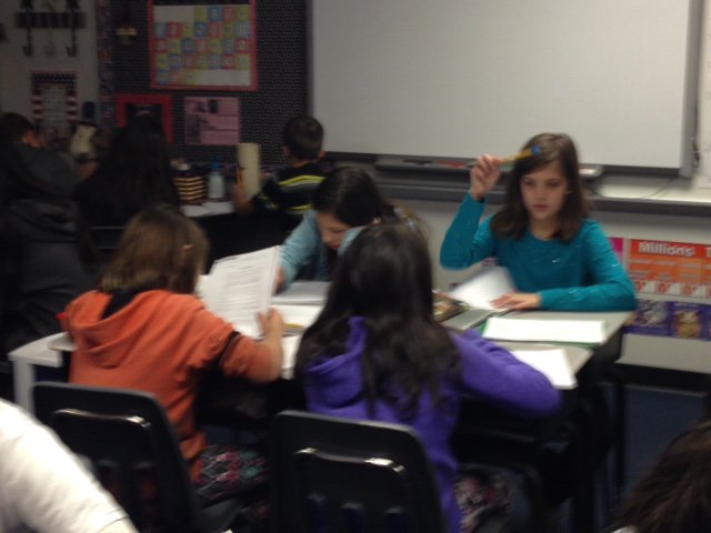 JeffersonHeight's tweet photo. Writing collaboration time! AWESOME student led discussions on mechanics, ideas, tone, voice, and character traits!! #Sapulpaps #teacherwin https://t.co/vsed8pDcjg