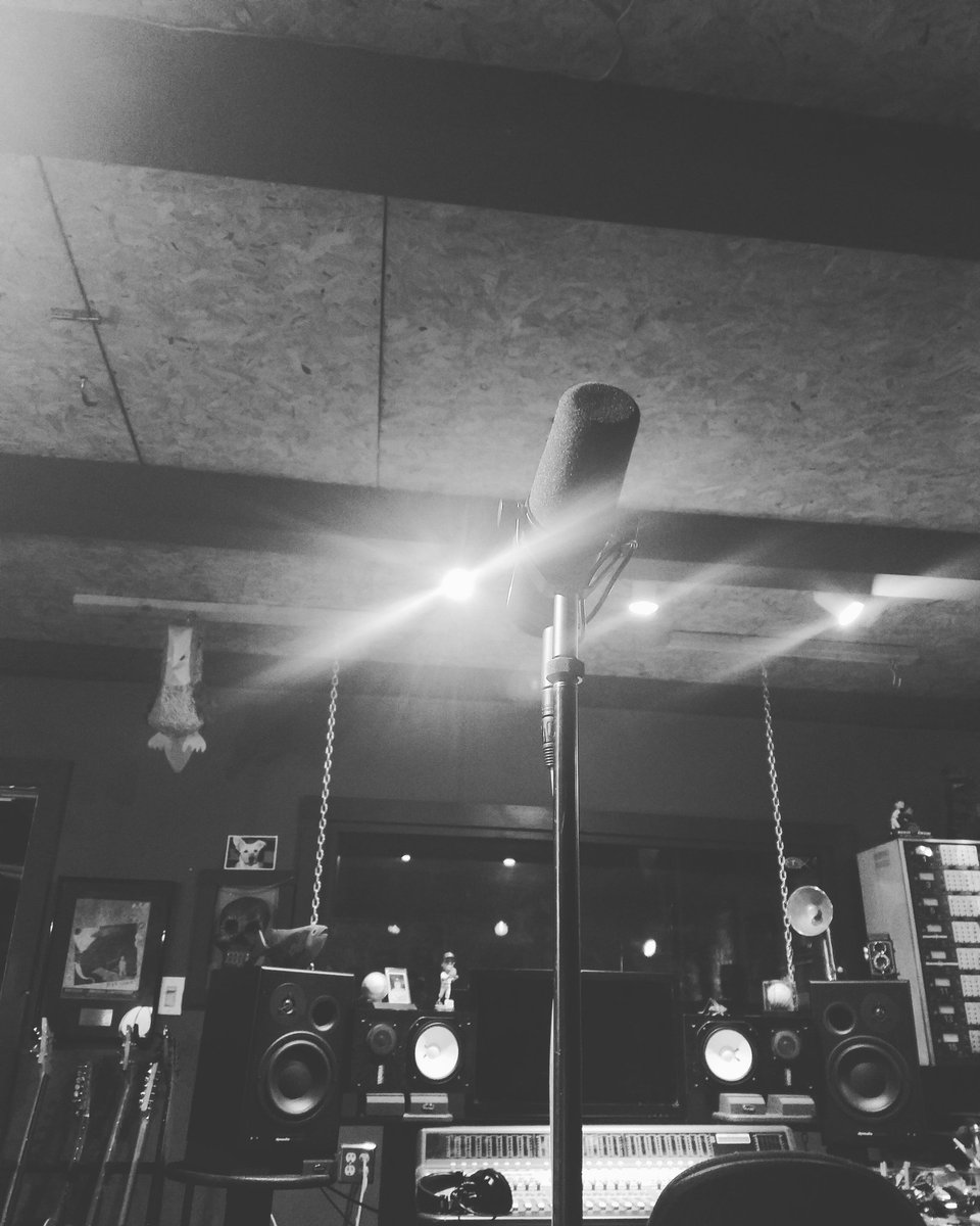 Marujahmusica's tweet photo. It's gonna be epic! Let's finish this record! #marujahrising #dontbeascared @thelocalpyle @91xsandiego Marujahmusica @MusicBoxSD https://t.co/ca09Smb1GZ