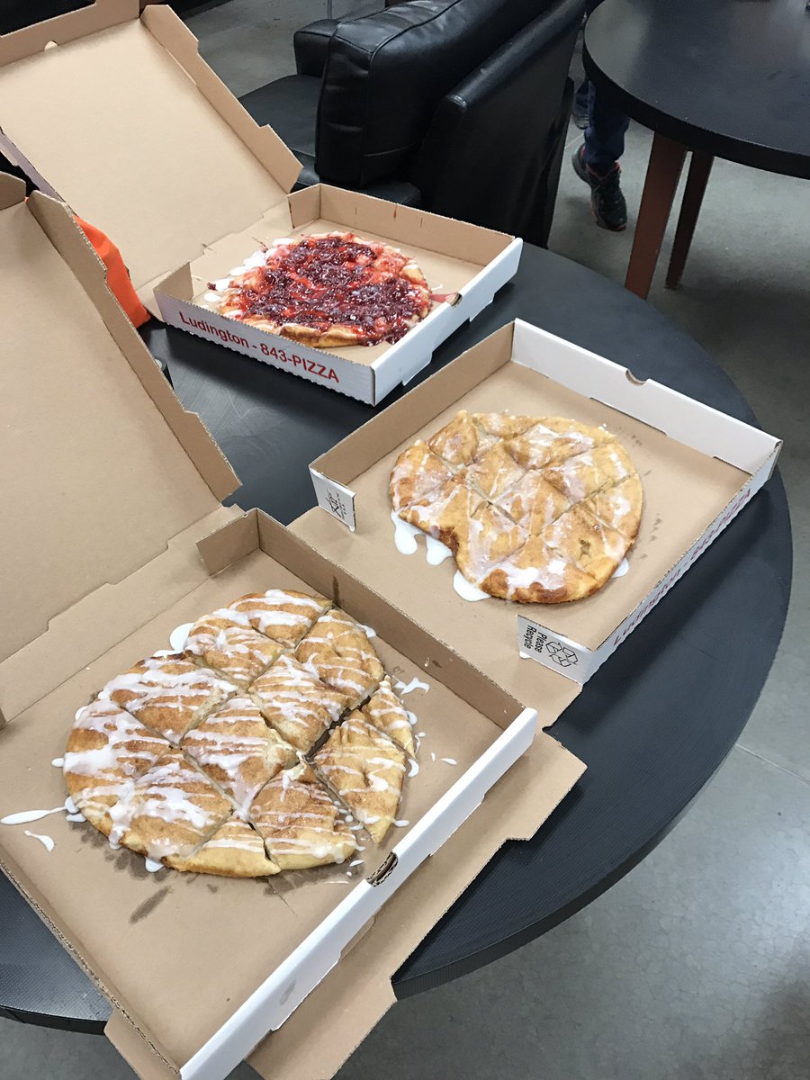 mayor_cox37's tweet photo. Guess that pizza &amp; pizza bingo at 2767 #YUM #NationalPizzaDay #mwfed2017 @troyer_paige @mjzizak @BruceDaron1 @bobsaniga https://t.co/0DrNcByiLt
