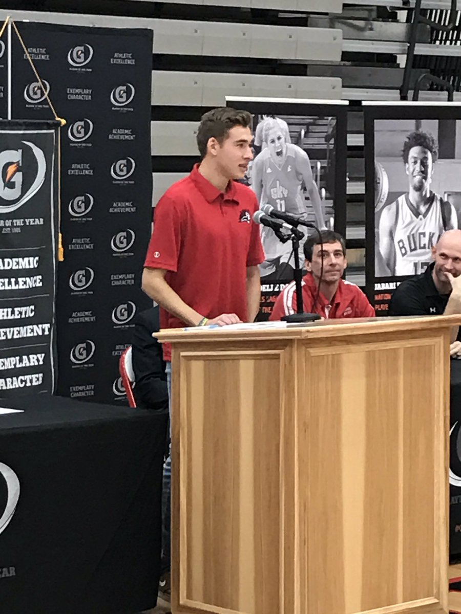 afhsevents's tweet photo. THE Gatorade National Player of the Year, Casey Clinger!! https://t.co/3TCxvlR9Ze
