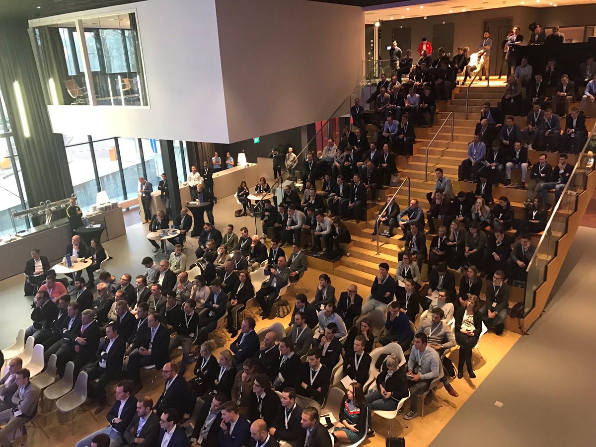 aukjegeubbels's tweet photo. Wat was het n geslaagd kenniscongres! Gaaf om zoveel mensen uit het voetbal bijeen te hebben op 1 dag, 1 locatie en kennis te delen #KBV17 https://t.co/l8xVFKyNTk