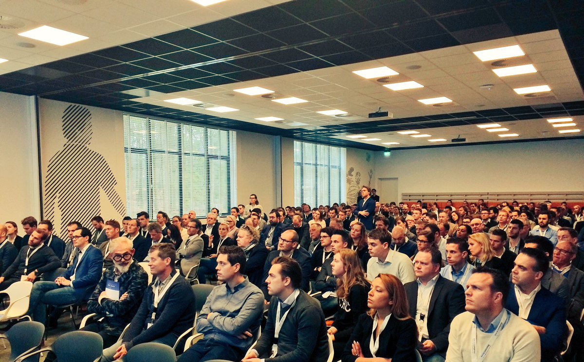 aukjegeubbels's tweet photo. Wat was het n geslaagd kenniscongres! Gaaf om zoveel mensen uit het voetbal bijeen te hebben op 1 dag, 1 locatie en kennis te delen #KBV17 https://t.co/l8xVFKyNTk