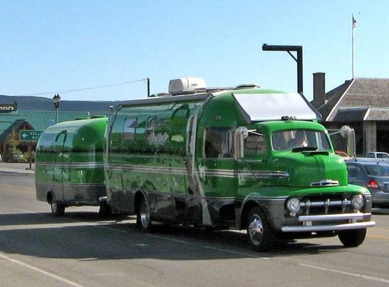 coach_net's tweet photo. Would love to see the inside of this one.  What do you think? #greenmachine #uniqueRV #RV https://t.co/bcvByQ0TP4