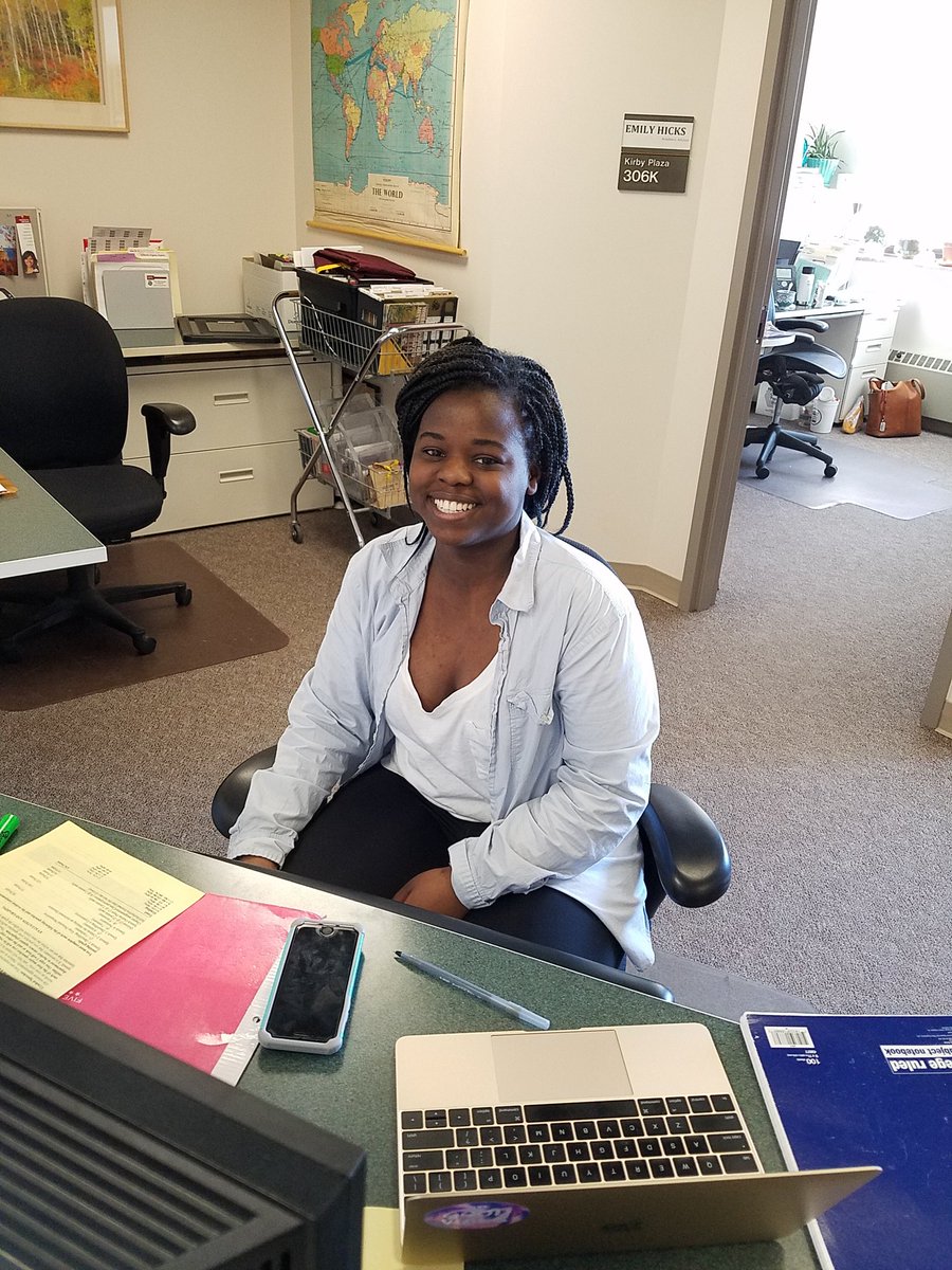 jory_smith's tweet photo. Ndina's advice for incoming UMD students is don't procrastinate @UMNDuluth @UMDuluthAdmis @CLAAdvising @jem2998 #UMDJour https://t.co/kESLIEahdu