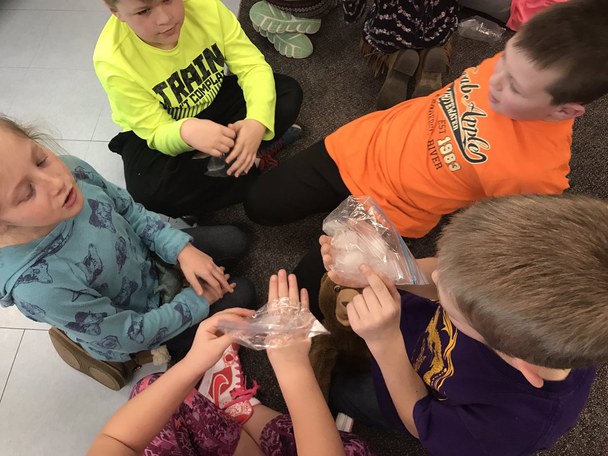 borio29's tweet photo. Investigating the three states of matter (yesterday) #snowdaytoday #ellingcen https://t.co/EMe9t9bbOR