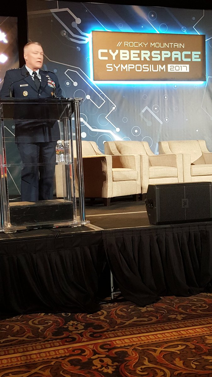 AFCEARMCPres's tweet photo. Lt Gen McLaughlin in Colorado Springs https://t.co/BdeeJMCu3L