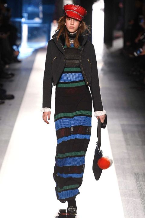 elle_es's tweet photo. Arranca la #NYFW y @desigual la inunda de color con sus propuestas para la próxima temporada https://t.co/gXOf0NuLe1 https://t.co/mMx2TysZgX